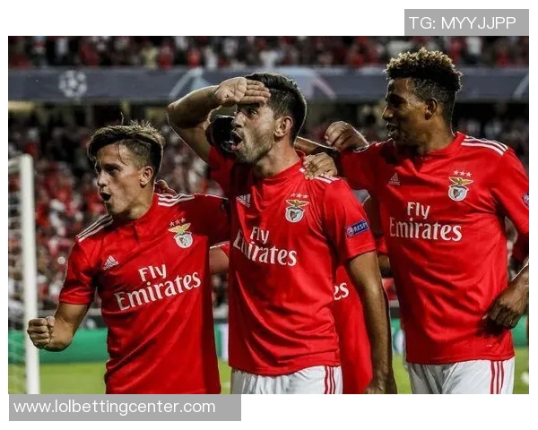 皇马惊险逆转本菲卡3-2绝杀时刻点燃全场激情