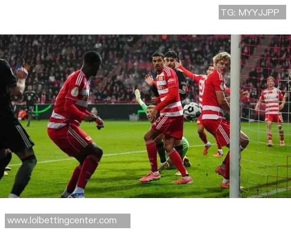 友谊赛精彩回顾AC米兰与拜仁战成平局补时进球引发全场热潮