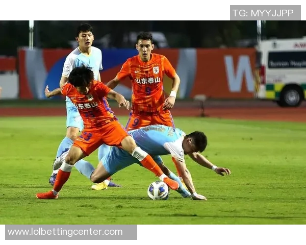 中超激战多特蒙德与马竞战平点球大战引发全场热烈反响 中超激战多特蒙德与马竞战平点球大战引发全场热烈反响