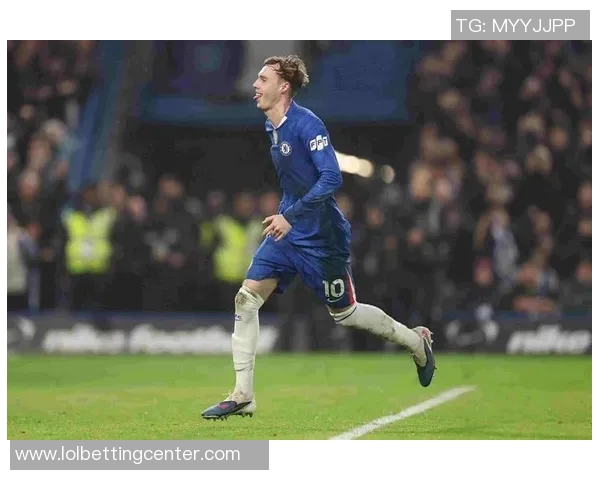 英超激战:里昂逆转切尔西引发争议判罚全场沸腾 英超激战:里昂逆转切尔西引发争议判罚全场沸腾