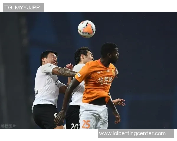 中超激战AC米兰大胜里昂点球争议引发全场热议