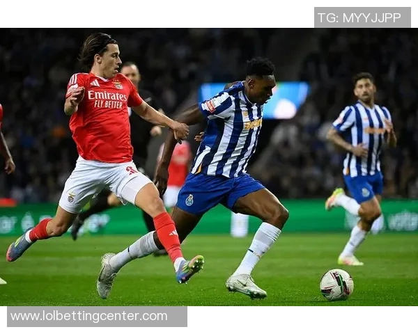 中超精彩对决本菲卡与皇马战成平局乌龙球瞬间点燃全场激情